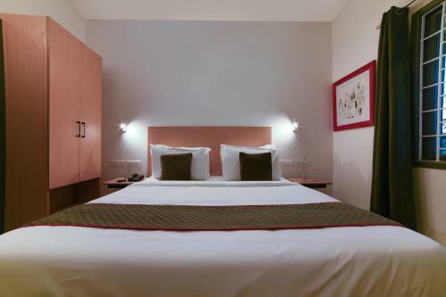 Hotel Oyo Townhouse 268 - Queens Inn