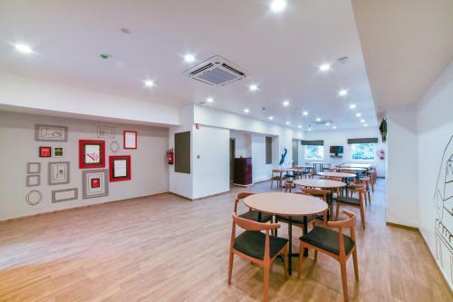 Hotel Oyo Townhouse 268 - Queens Inn