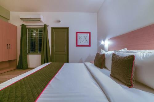 Hotel Oyo Townhouse 268 - Queens Inn