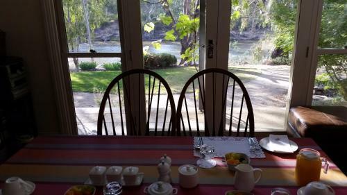 Captain's Cottage Bed & Breakfast