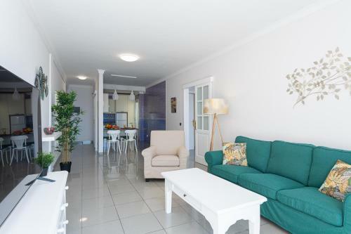 Apartamento Beachfront In Puerto Mog�n