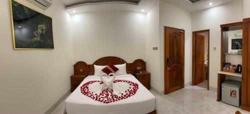 Royal Hotel 2