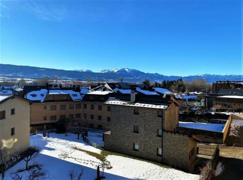 Llivia Vlll