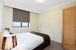 Best Western New Crossing Place Motel
