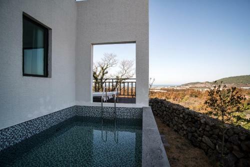 Hotel Jeju Aewol Poolvilla