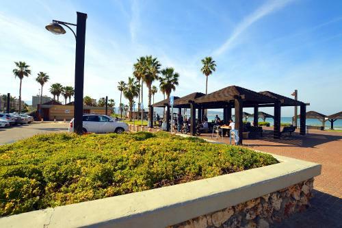 Road To The Beach Apartment By Domik