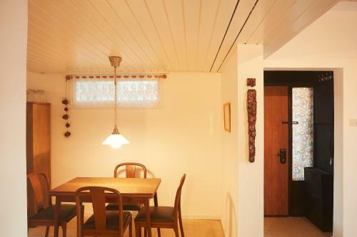 Alice Gallery House