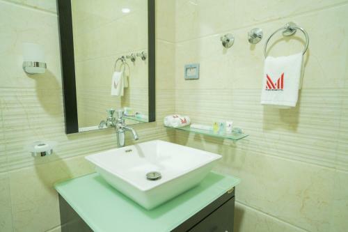 Grand Mirage Hotel