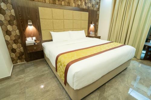 Grand Mirage Hotel