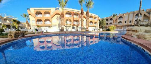 Apartamento Lovely 2 Bed, 2 Bath Apt With 2 Large Pools