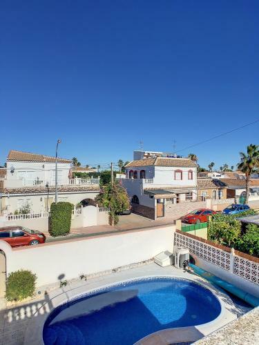 Bungalow With Private Pool - 5809