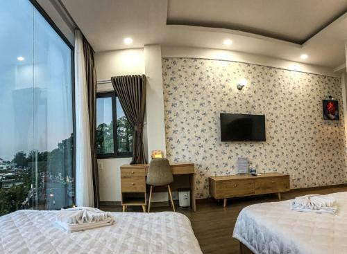 Hotel Kh�ch S?n Sky