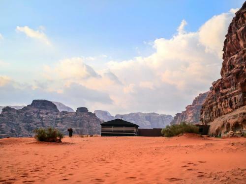 Desert Mars Camp & Tours