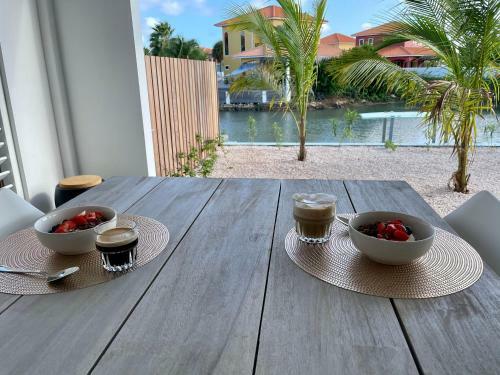 Lagoon Lounge