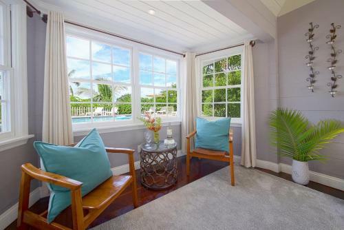 3/br 3/ba Character Home In Governors Harbour!