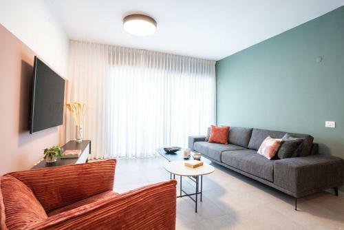 Amazing Beach Apartment With Fantastic View!