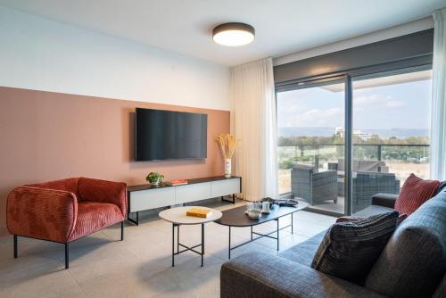 Amazing Beach Apartment With Fantastic View!