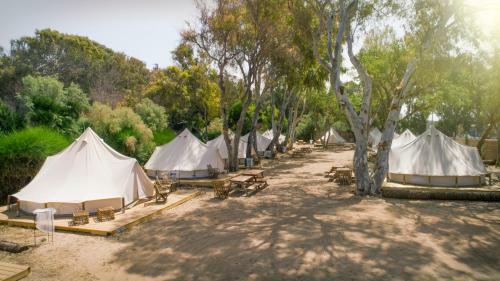 Achziv Glamping - Luxury Camping On Achziv Beach