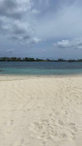 Bahamas Pink N White Castel Beach Getaway