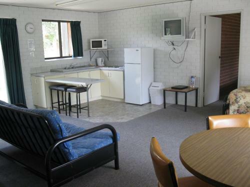 River Village Motel & Holiday Units