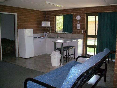 River Village Motel & Holiday Units
