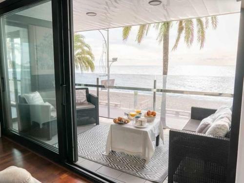Lujoso Apartamento A 1a L�nea Del Mar