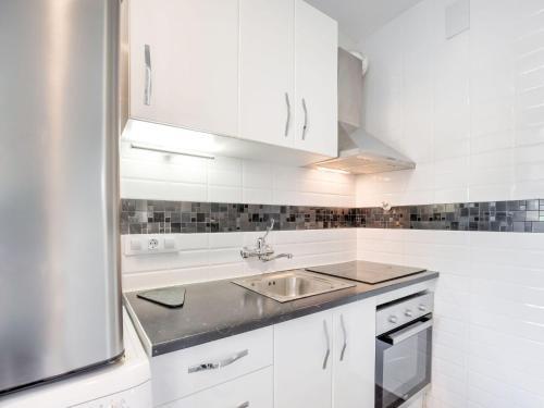 Nice Apartment In Catalu�a On The Mediterranean