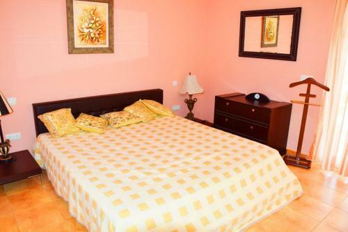 Luxurious Townhouse In Los Cristianos