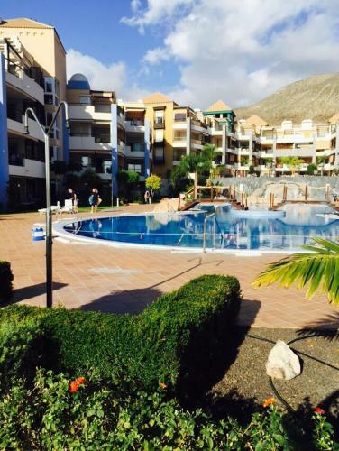 Luxurious Townhouse In Los Cristianos
