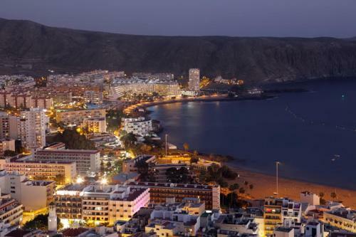 Luxurious Townhouse In Los Cristianos