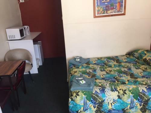Governors Hill Motel