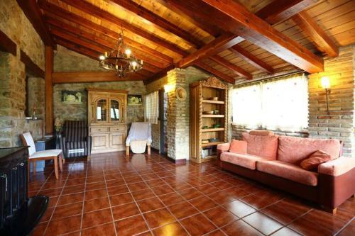 Casa Tur�stica ''los Chaleco'' En Lumbreras Con Terraza Privada.
