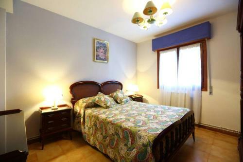 Casa Tur�stica ''los Chaleco'' En Lumbreras Con Terraza Privada.