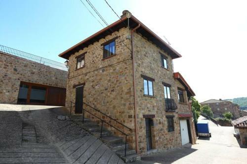 Casa Tur�stica ''los Chaleco'' En Lumbreras Con Terraza Privada.