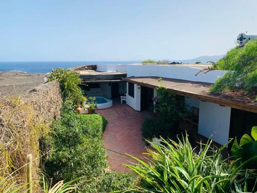 Immaculate 3-bed House With A Sea View In Macher