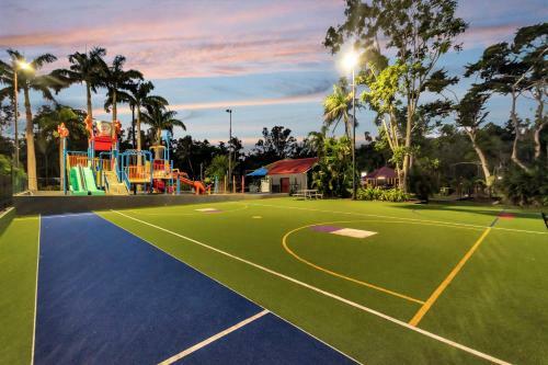 Big4 Airlie Cove Resort & Caravan Park