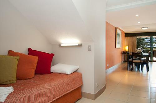 Hotel The Norfolks On Moffat Beach