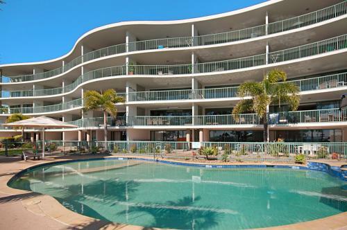 Hotel The Norfolks On Moffat Beach