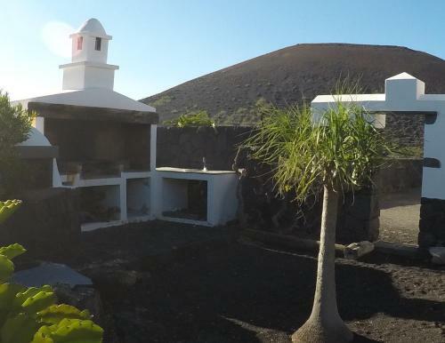 Mirador De Los Volcanes