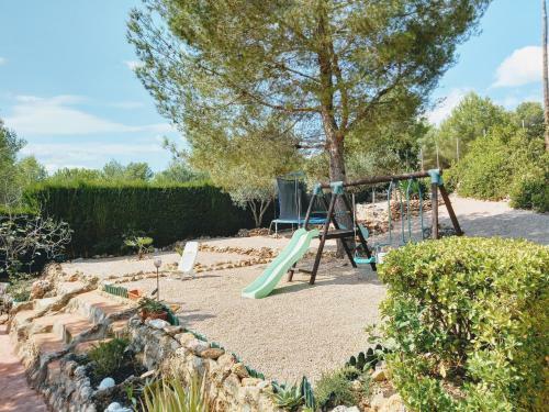 Abeleshome. Villa Con Piscina, Barbacoa Y Parque Infantil.