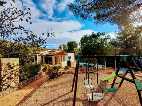 Abeleshome. Villa Con Piscina, Barbacoa Y Parque Infantil.