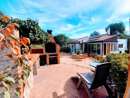 Abeleshome. Villa Con Piscina, Barbacoa Y Parque Infantil.