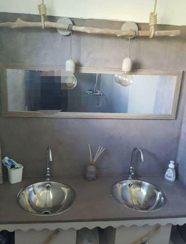 Charmant Haut de Villa Avec Piscine Partagee