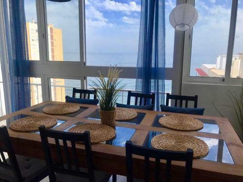 Aamazing Apartment ! On The Beach With Pool Close To Everything