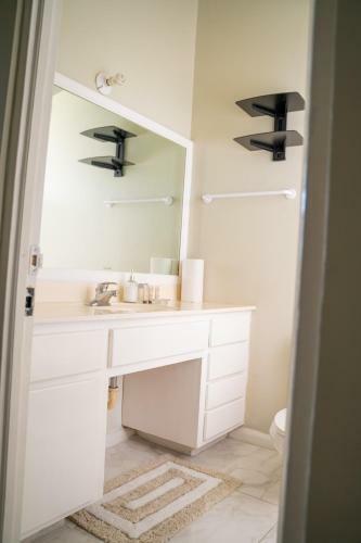Apartamento Oceanfront Condo W/ Beach Access, Pool, & Gym (2f)