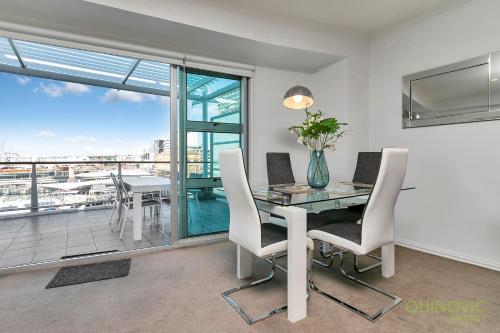 Apartamento Qv Princes Wharf Waterfront Apt With Balcony - 1030