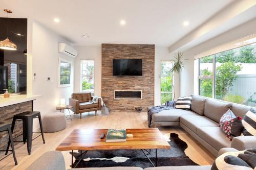 Elegant And Stylish Retreat In Leafy Epsom