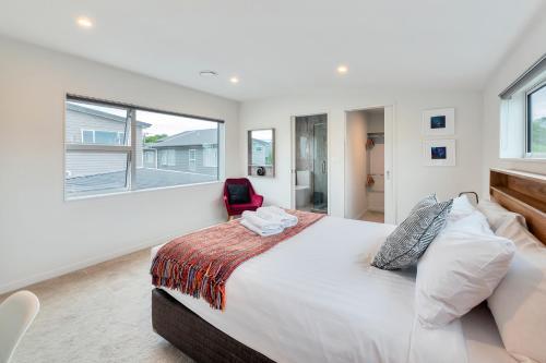 Elegant And Stylish Retreat In Leafy Epsom