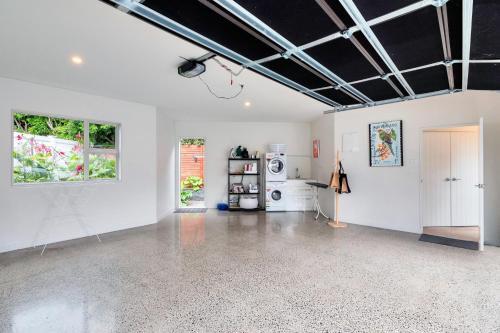 Elegant And Stylish Retreat In Leafy Epsom
