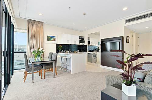 Apartamento Viaduct Nest Vacay - Sensational Sunsets!
